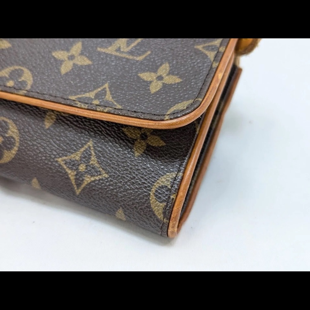 Louis Vuitton Brown Monogram Crossbody Bag with Tan Trim - Picture 7 of 13